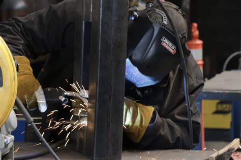 metal fabrication welding salary|highest paid welders by state.